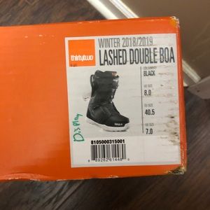 Snowboard boots